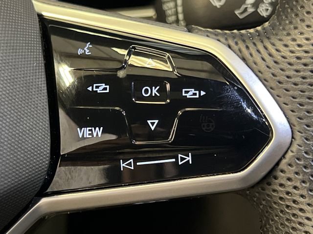 Certified 2022 Volkswagen Tiguan SE R-Line FWD image 22