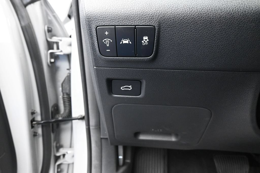 Used 2022 Kia K5 GT-Line FWD image 32