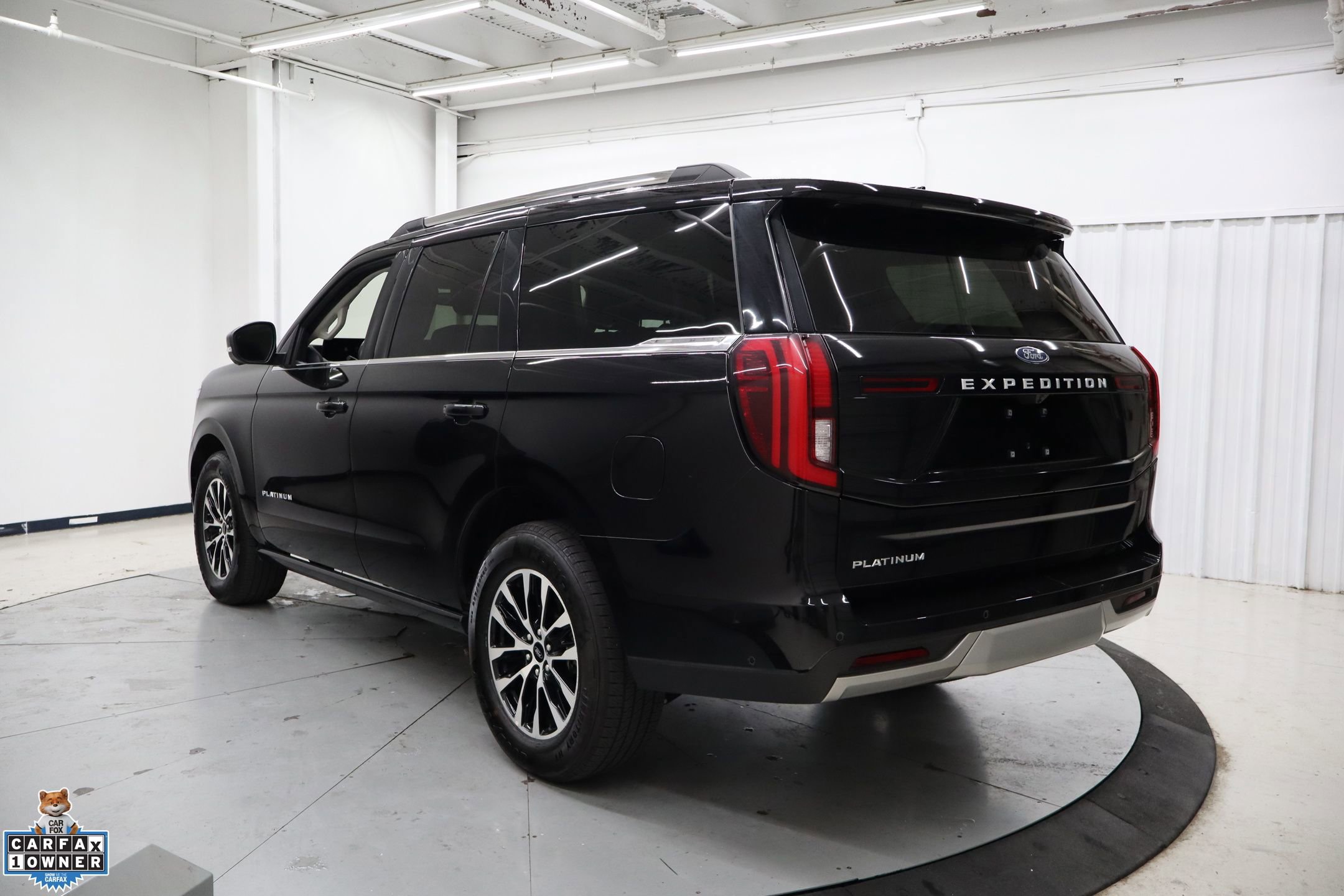 Certified 2025 Ford Expedition Platinum image 8