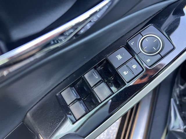 Used 2016 Lexus IS 300 AWD image 17