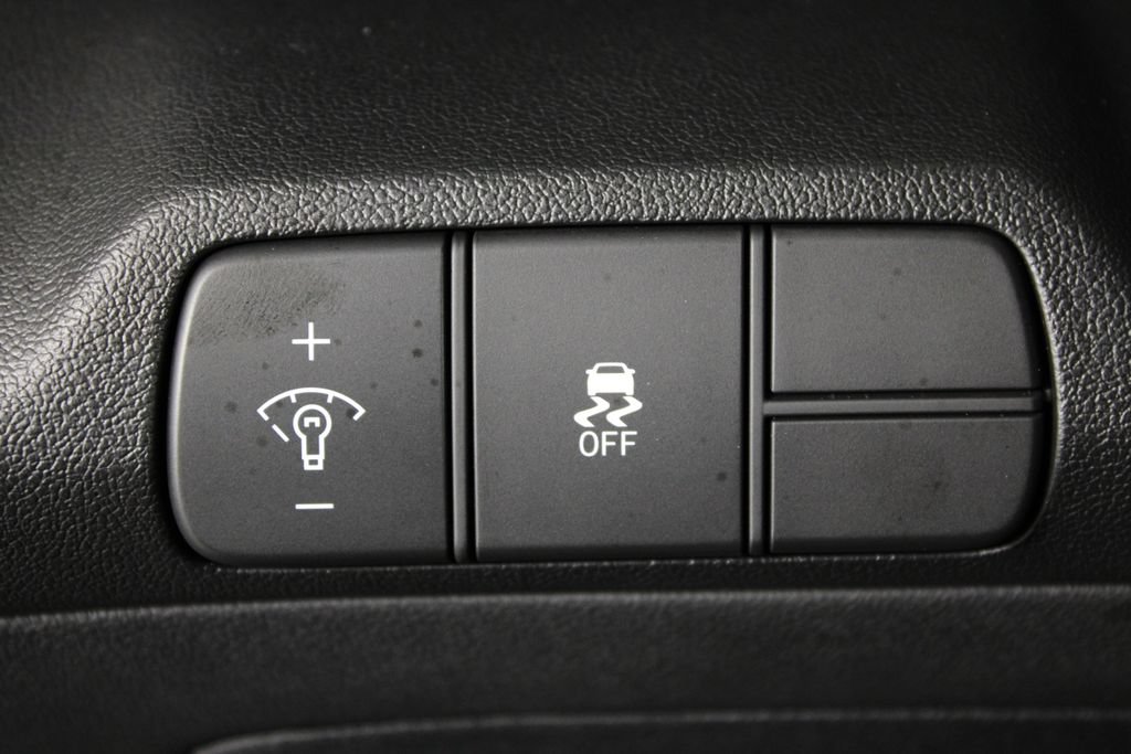Certified 2026 Hyundai Elantra Sport FWD image 24
