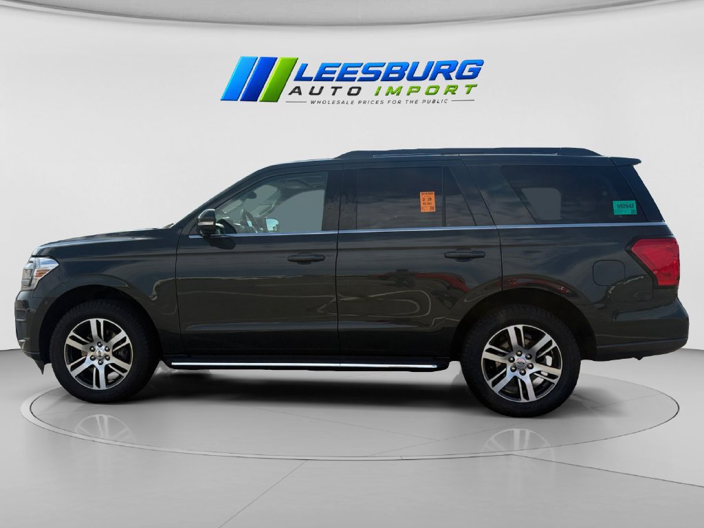 Used 2022 Ford Expedition XLT AWD/4WD image 2