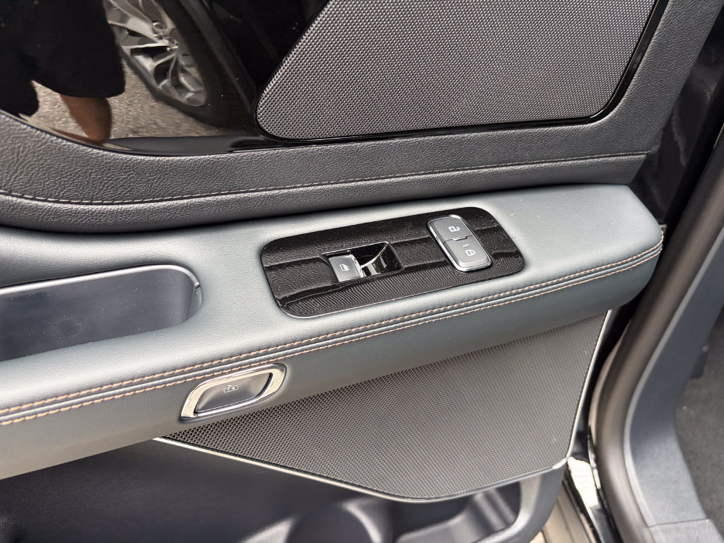 New 2026 Lincoln Aviator AWD image 22