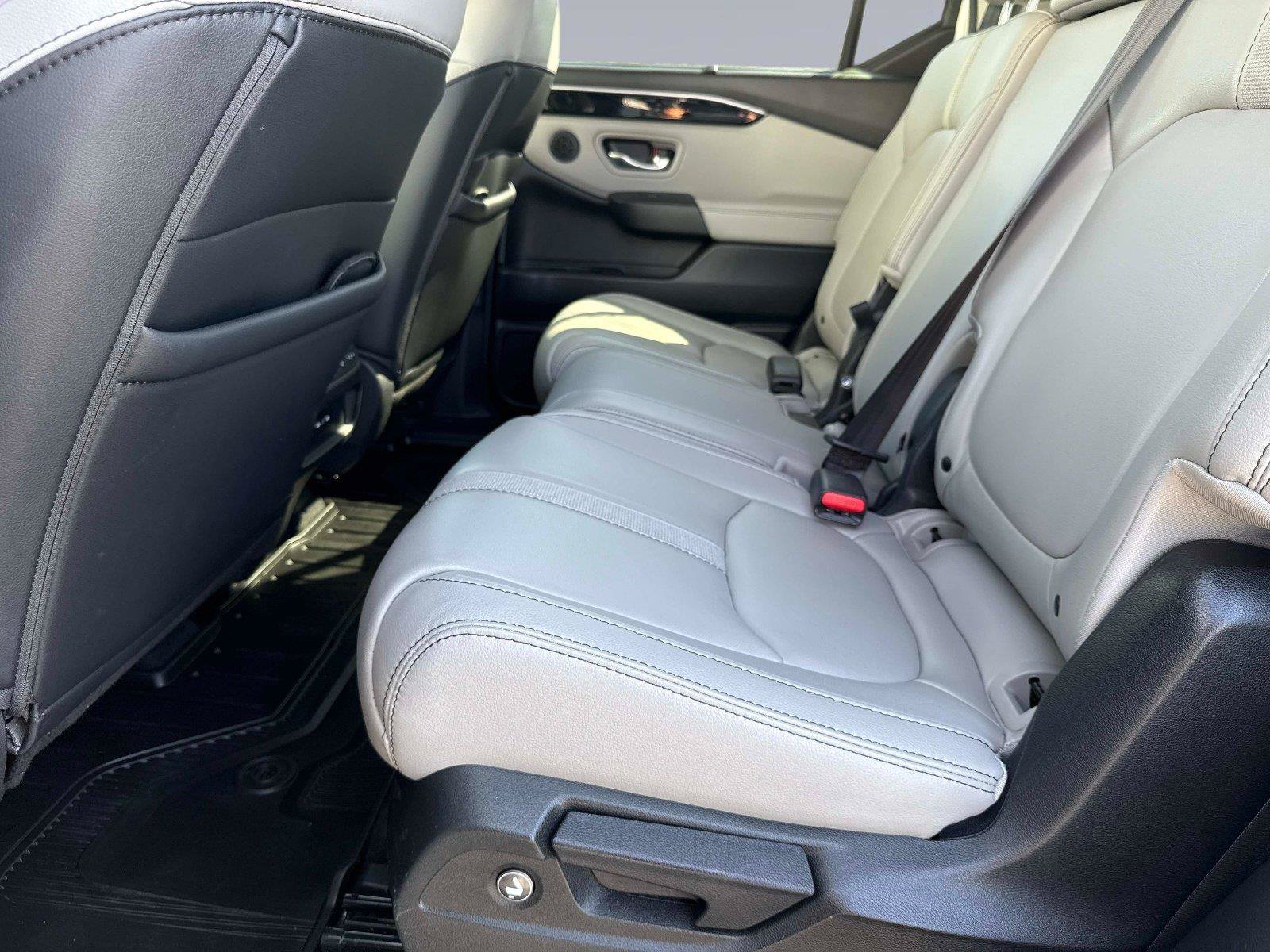 Certified 2025 Honda Pilot EX-L image 16