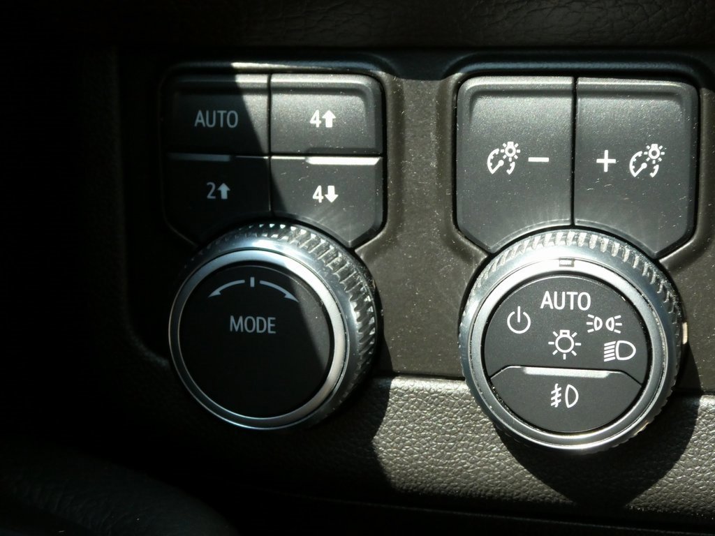 Used 2021 GMC Yukon Denali image 18