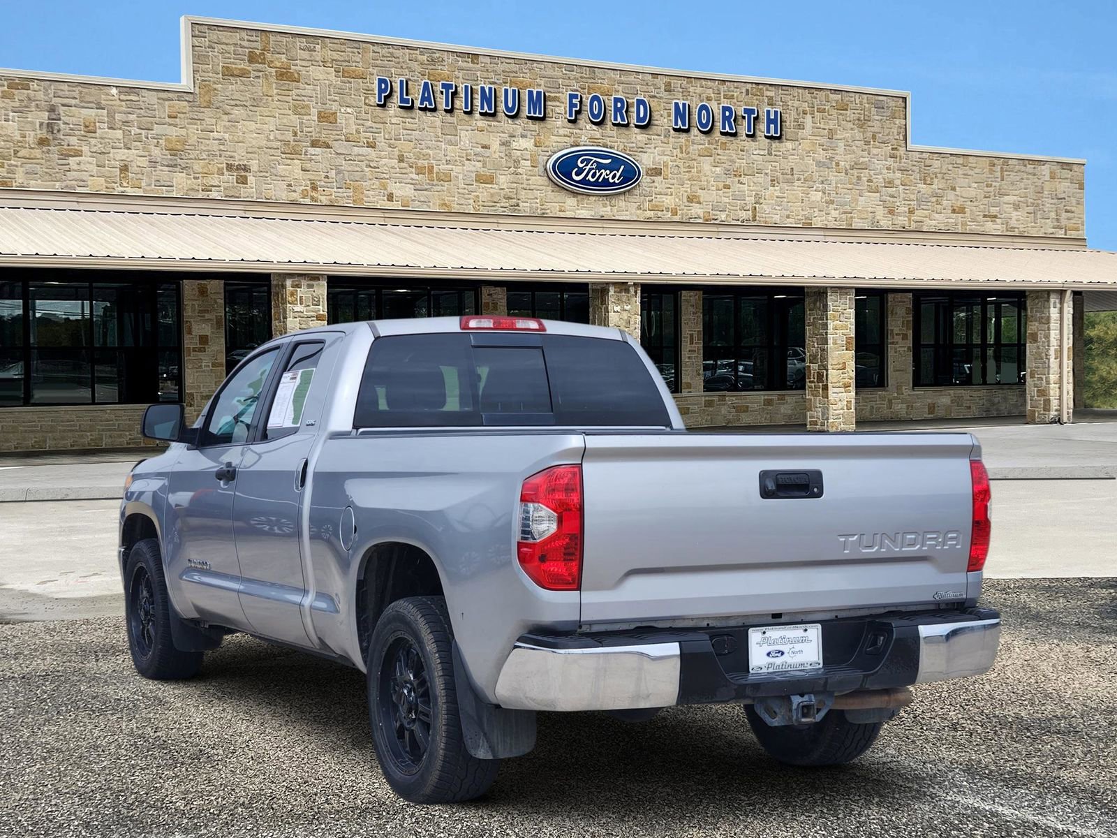 Used 2014 Toyota Tundra SR5 w/ SR5 Upgrade Package RWD image 4