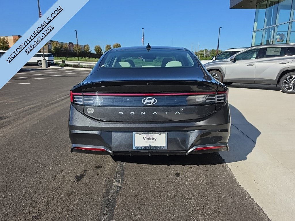 Used 2025 Hyundai Sonata SEL FWD image 4