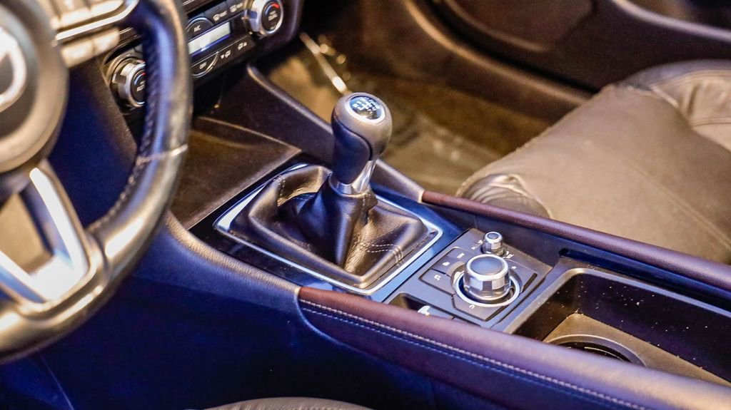 Used 2018 MAZDA MAZDA3 Grand Touring w/ Premium Equipment Package image 21