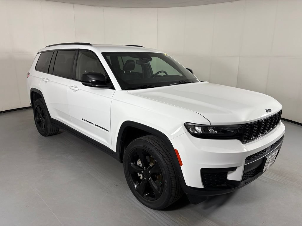 Used 2022 Jeep Grand Cherokee L Laredo RWD image 2