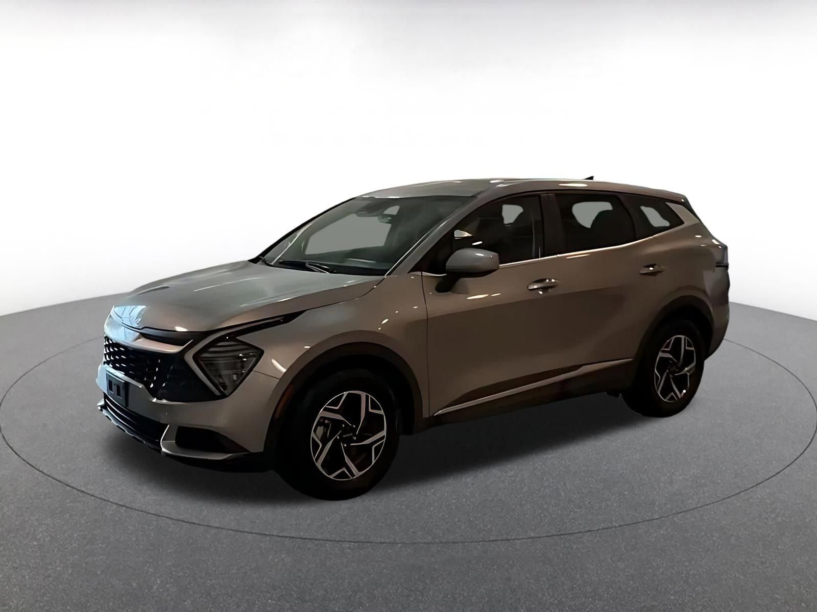 Used 2025 Kia Sportage LX FWD image 8