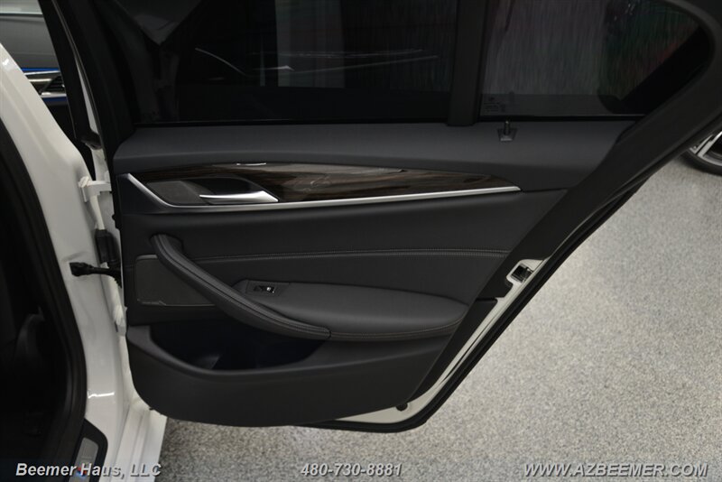 Used 2023 BMW 530e w/ M Sport Package RWD image 44
