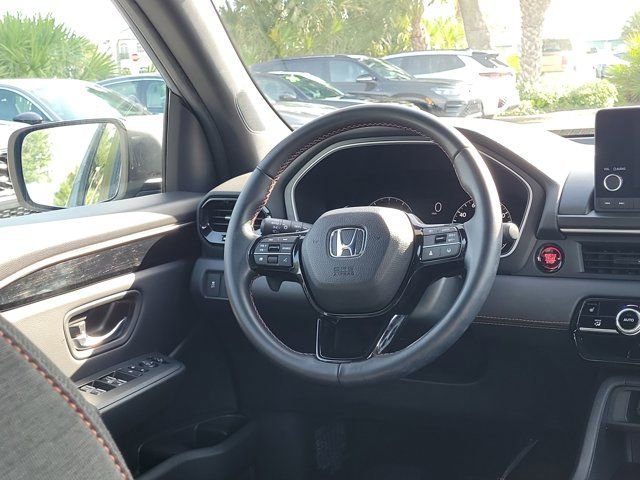 Certified 2025 Honda Pilot Sport image 3