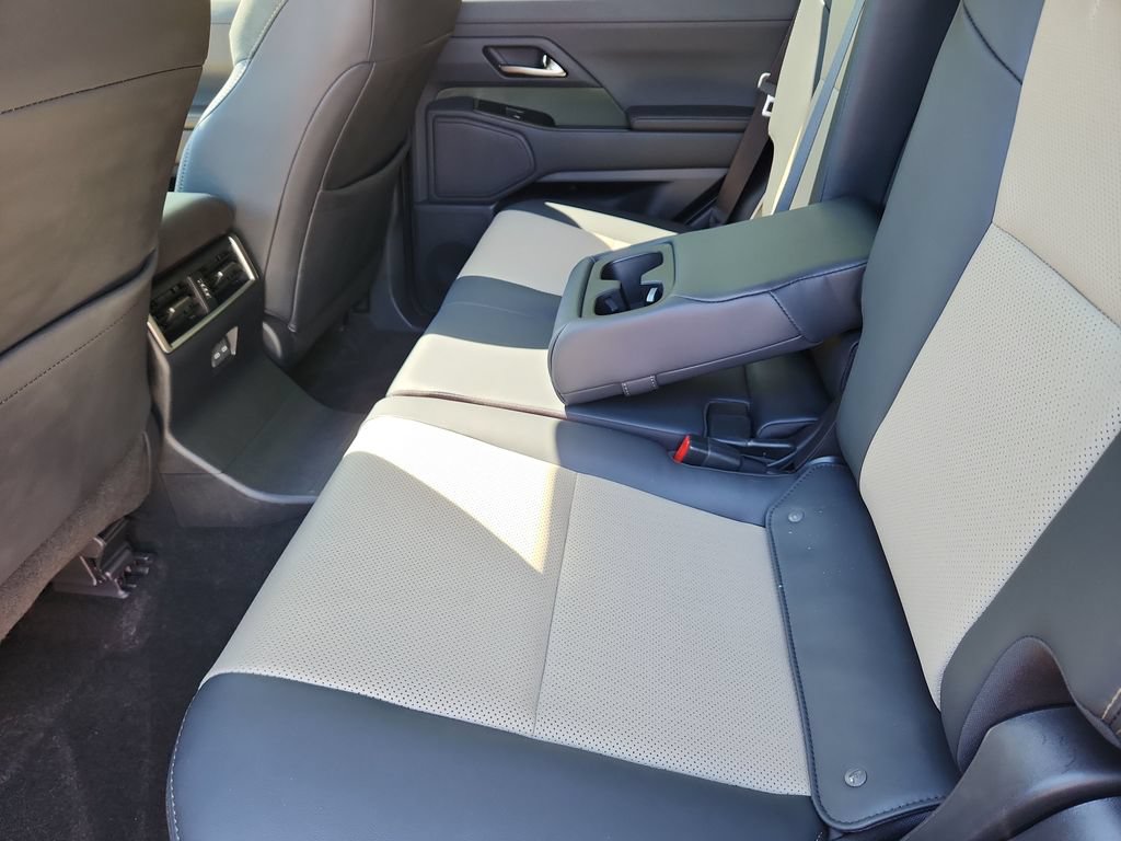 Used 2025 Lexus GX 550 AWD/4WD image 5