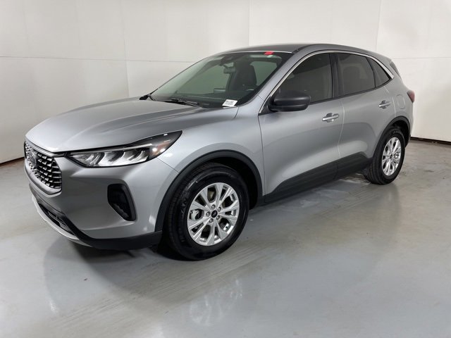 Used 2023 Ford Escape Active w/ Cold Weather Package image 4