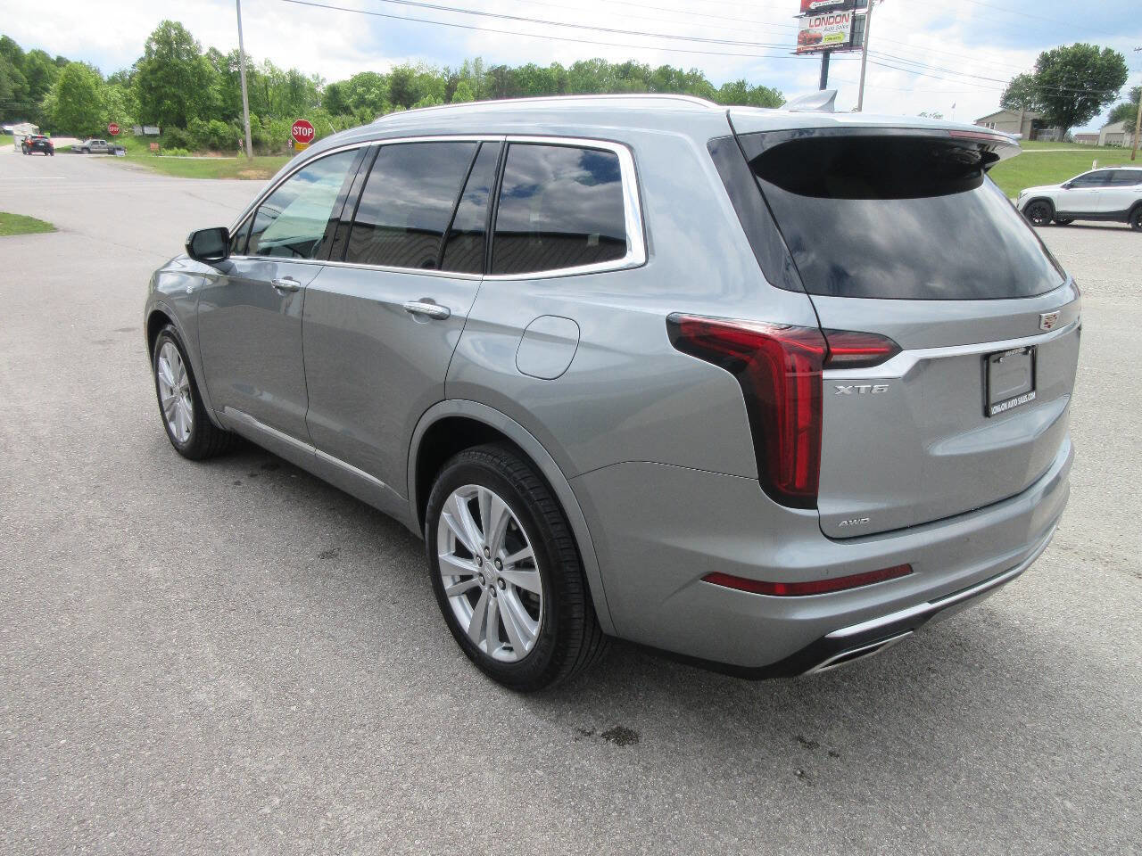 Used 2023 Cadillac XT6 Premium Luxury AWD/4WD image 4