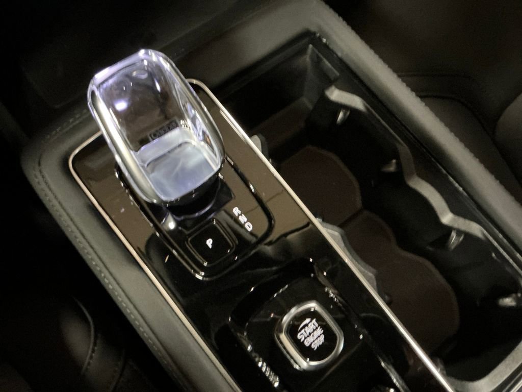 Used 2025 Volvo XC90 B6 Plus w/ Protection Package Premier image 25