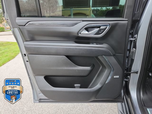 Certified 2022 GMC Yukon XL SLT w/ SLT Luxury Package AWD/4WD image 11