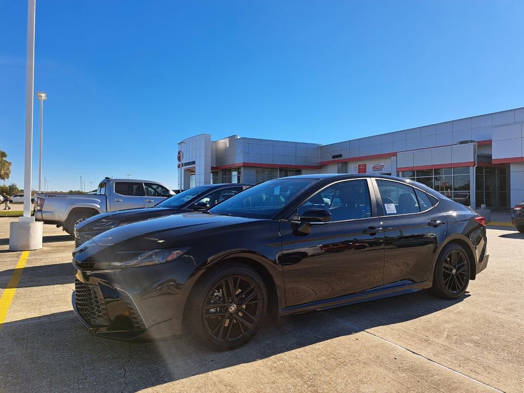 Used 2025 Toyota Camry SE