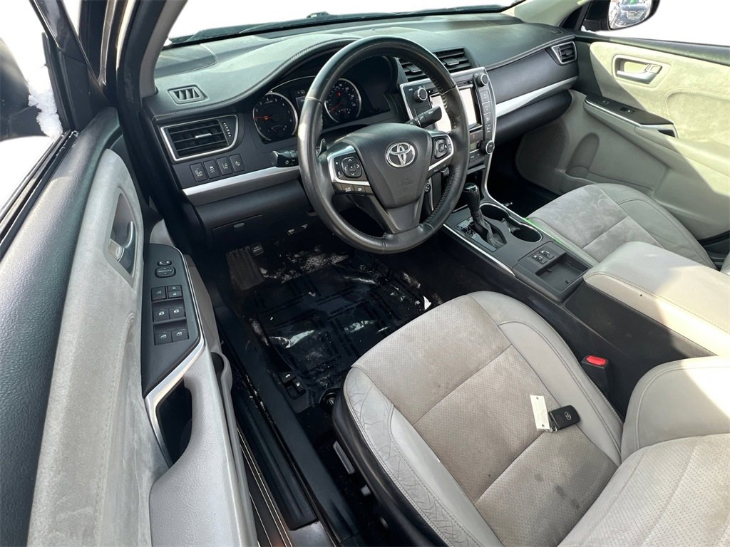 Used 2015 Toyota Camry XSE image 7