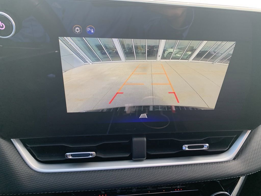 Used 2025 Chevrolet Equinox LT AWD/4WD image 19