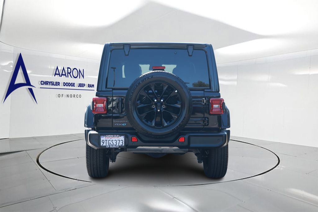 Used 2025 Jeep Wrangler Unlimited Sahara w/ Safety Group AWD/4WD image 3