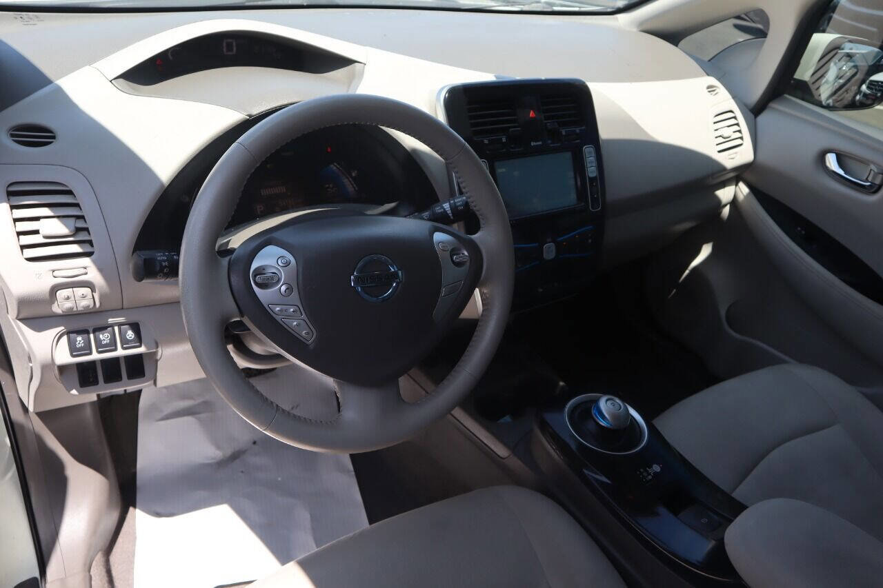 Used 2012 Nissan Leaf SL image 10