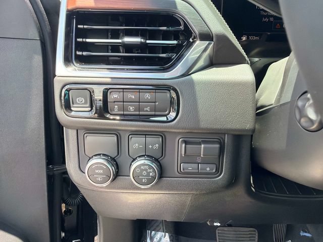 New 2026 GMC Yukon XL Denali w/ Denali Reserve Package RWD image 30