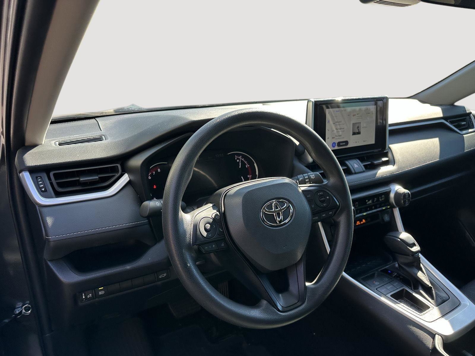 Used 2025 Toyota RAV4 XLE w/ Convenience Package FWD image 11