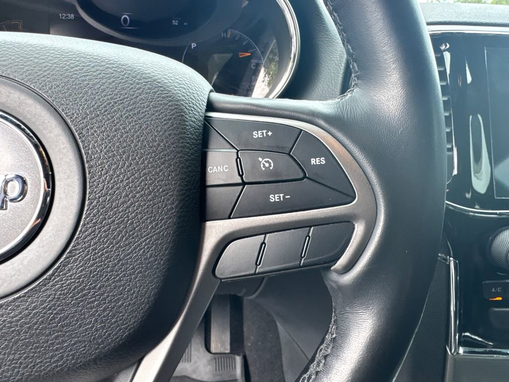 Used 2020 Jeep Grand Cherokee Limited w/ Luxury Group II image 26