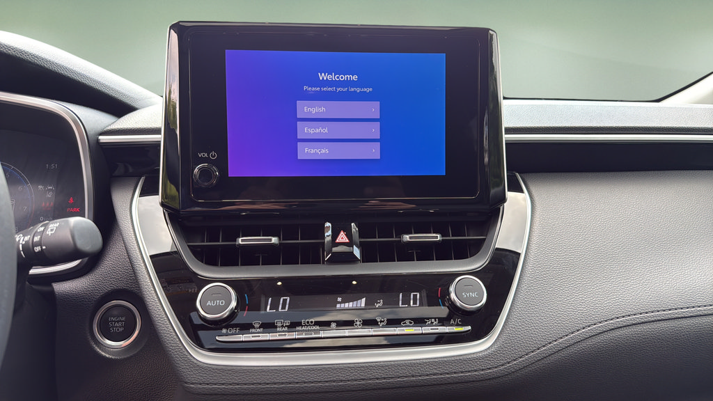 Used 2023 Toyota Corolla Cross XLE w/ Convenience Package FWD image 26