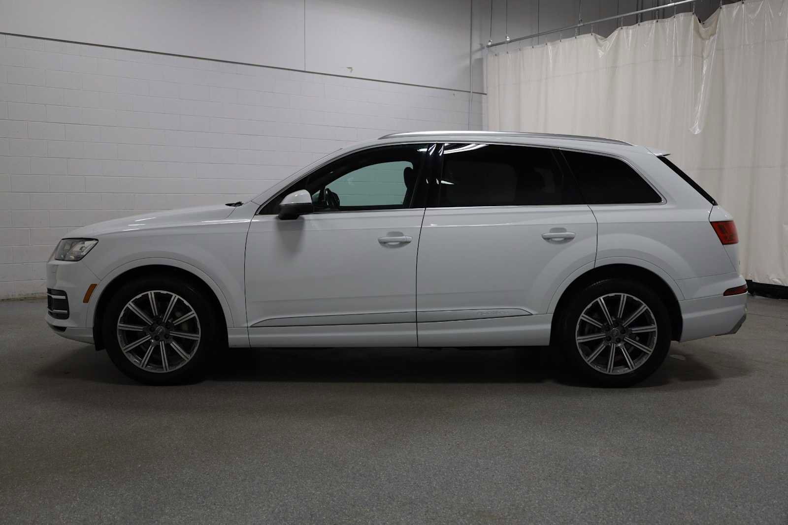Used 2018 Audi Q7 3.0T Prestige image 2