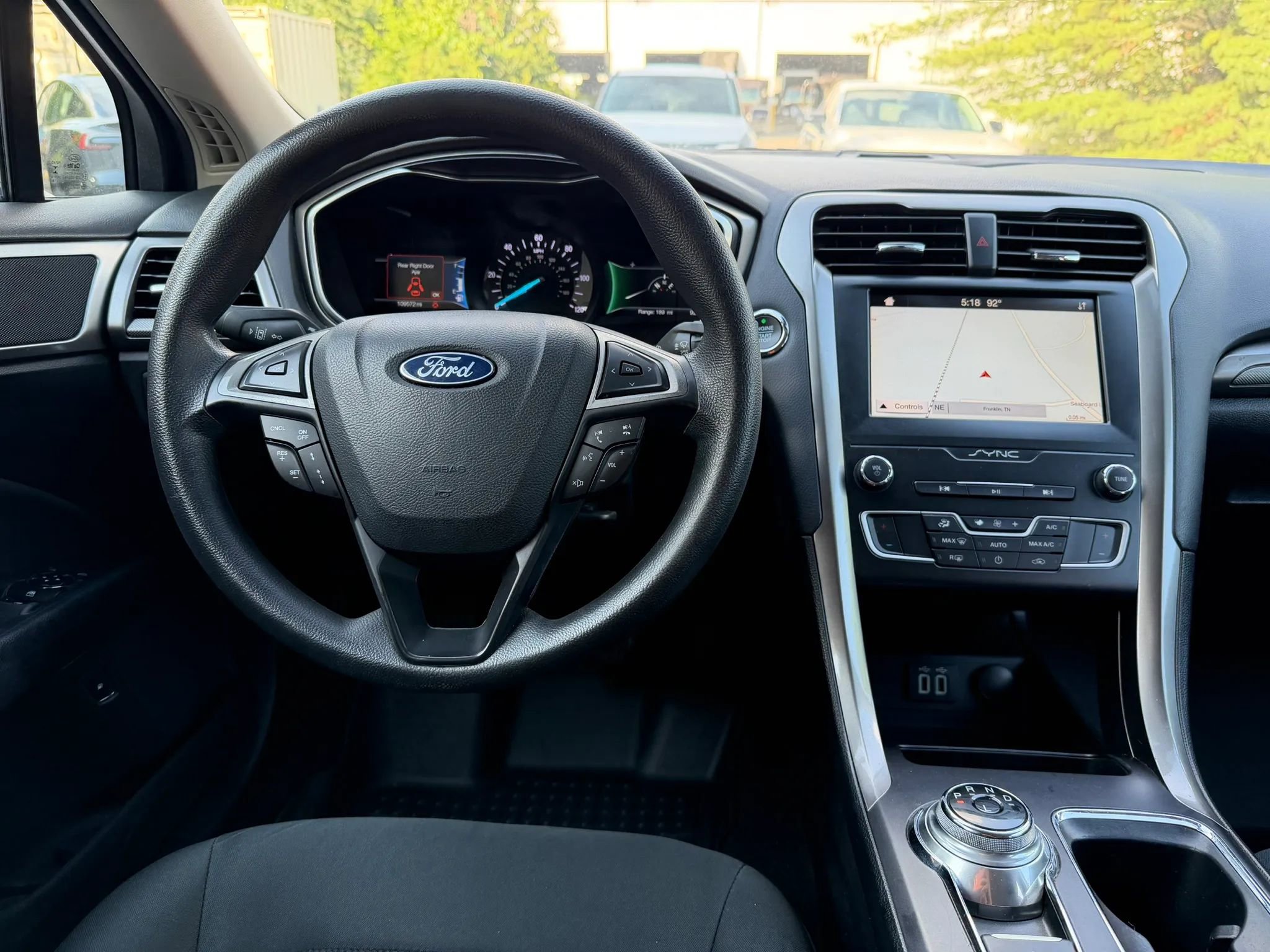 Used 2019 Ford Fusion SE FWD image 12