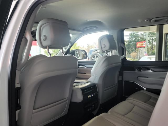 Certified 2023 Jeep Wagoneer L Series II AWD/4WD image 16