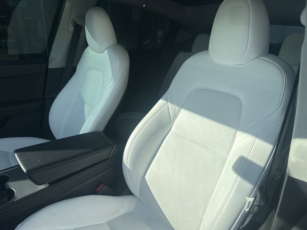 Used 2023 Tesla Model Y Performance image 17