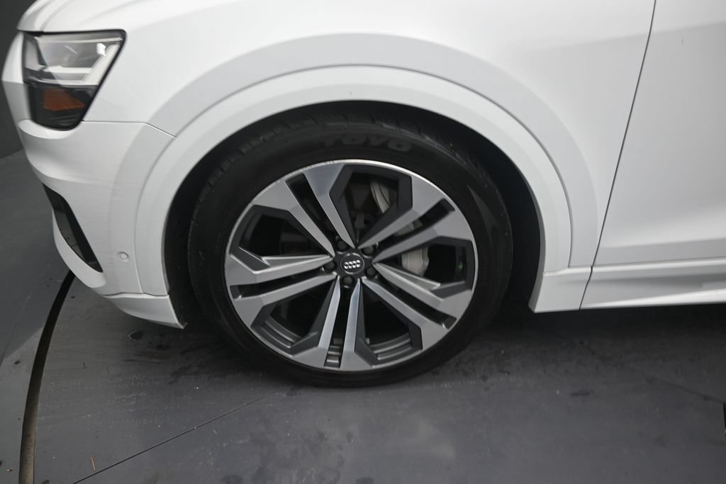 Used 2019 Audi Q8 Premium Plus w/ Premium Plus AWD/4WD image 9