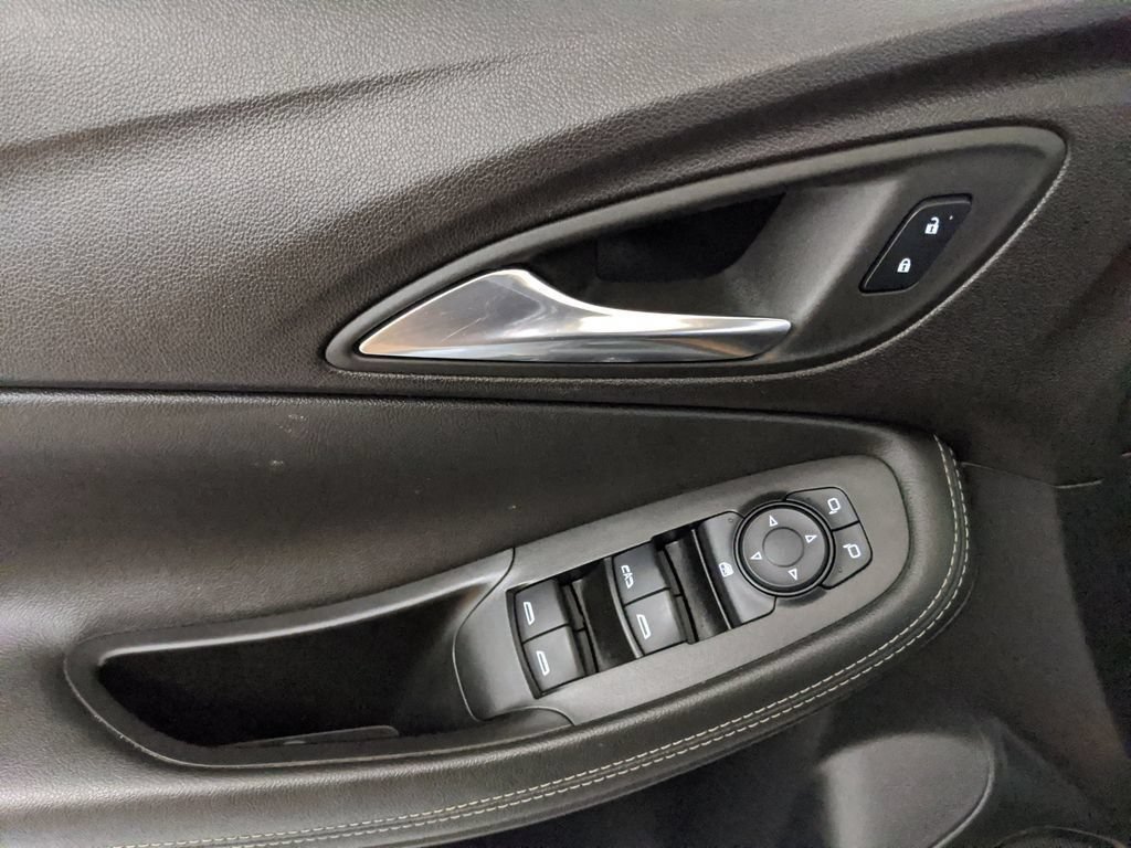 Used 2025 Buick Encore GX Preferred FWD image 15
