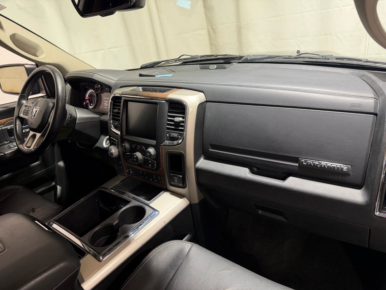 Used 2015 RAM 1500 Laramie w/ Convenience Group AWD/4WD image 12