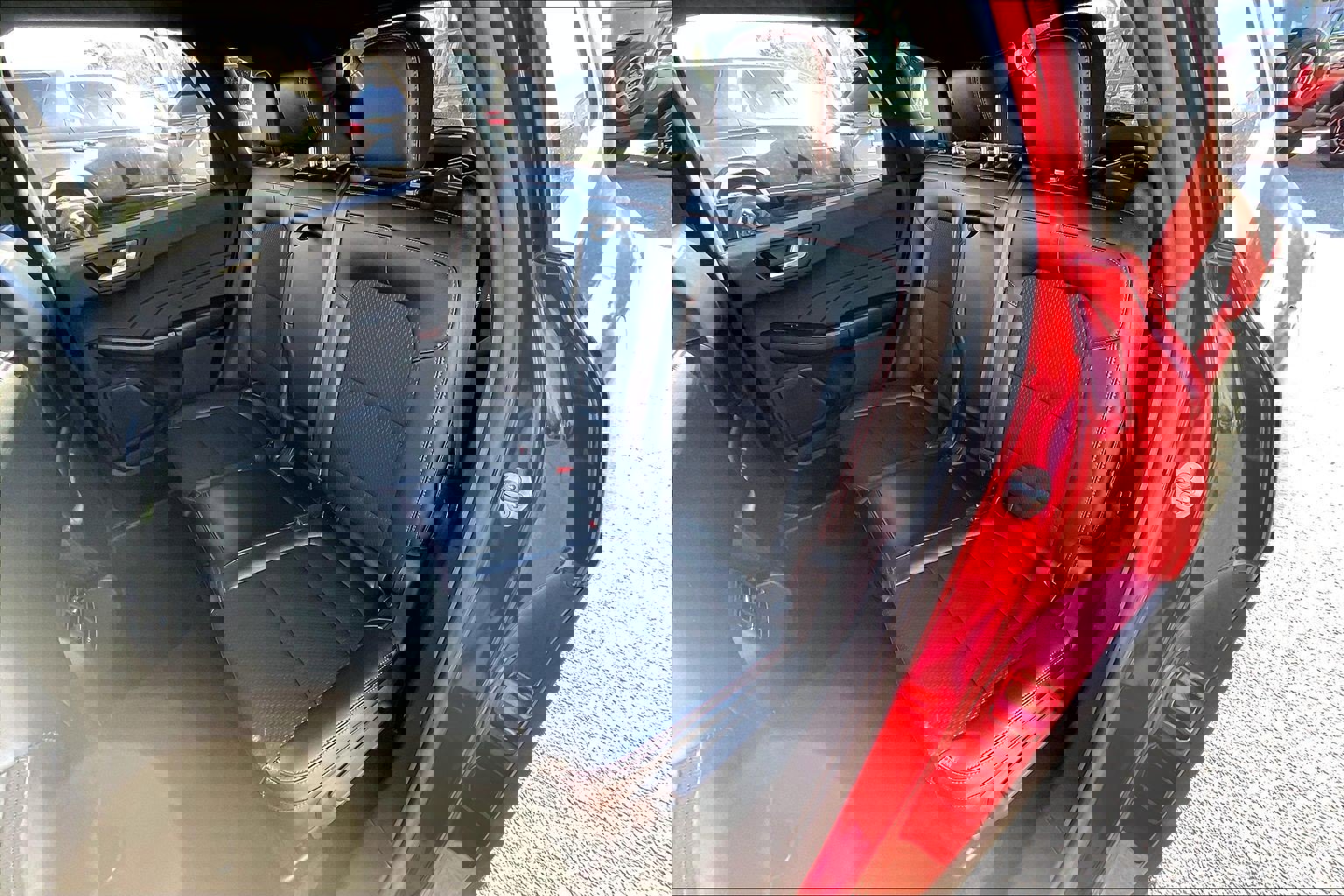 Used 2025 Ford Escape ST-Line image 23