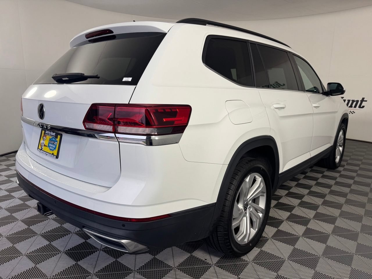 Used 2023 Volkswagen Atlas SE w/ Panoramic Sunroof Package FWD image 6