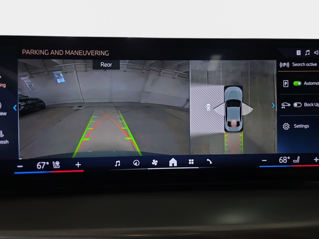 Used 2025 BMW 230i Coupe w/ M Sport Package image 24