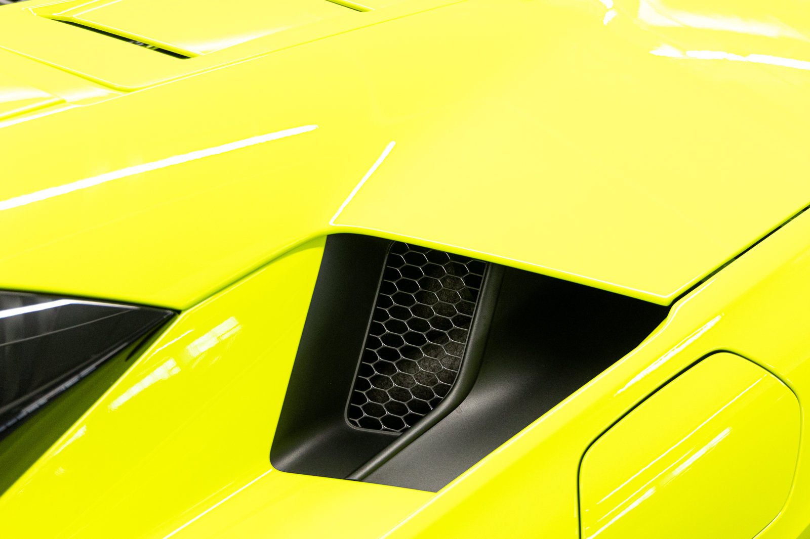 Used 2026 Lamborghini Temerario AWD/4WD image 18