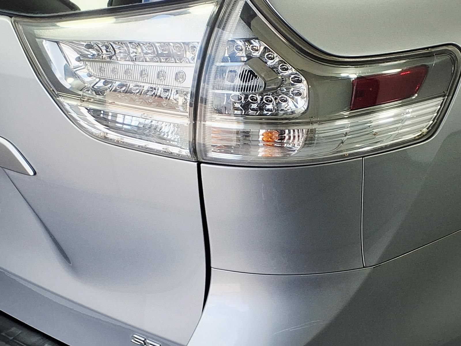 Used 2015 Toyota Sienna SE FWD image 4