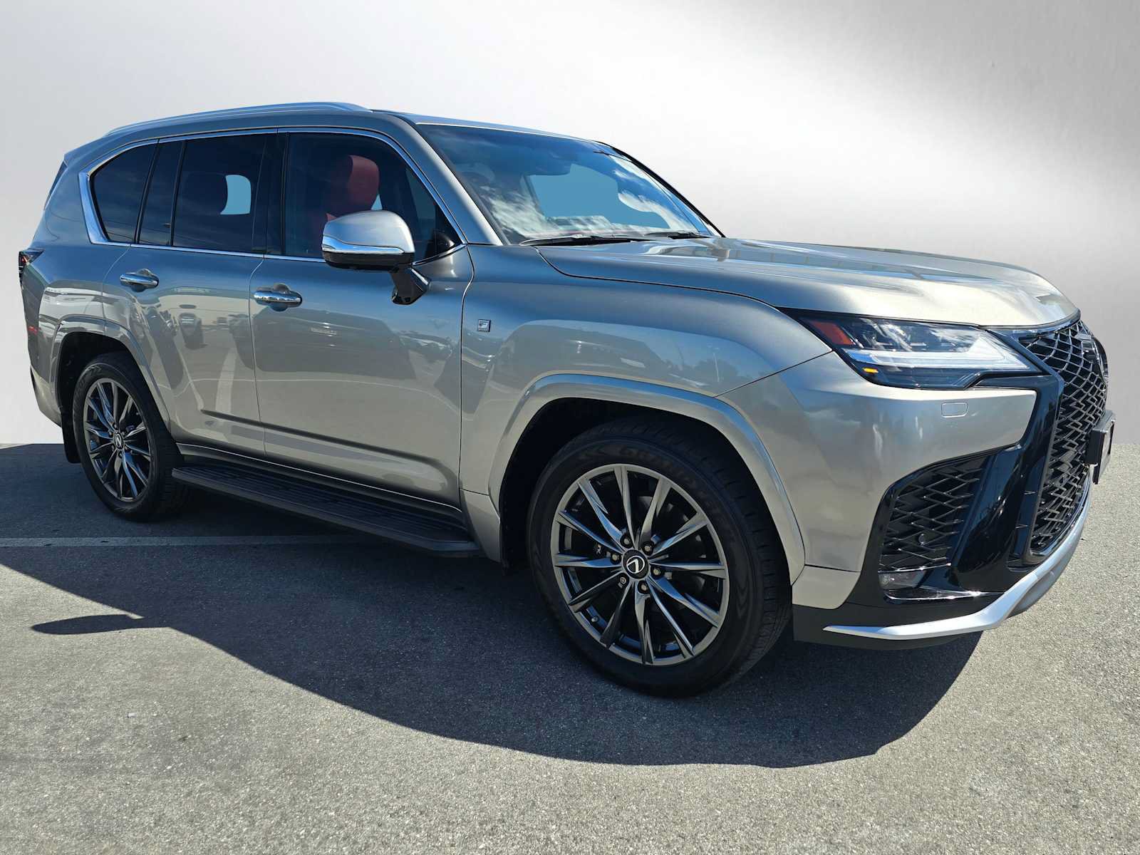 Used 2023 Lexus LX 600 F Sport w/ Accessory Package (Z1) AWD/4WD image 7