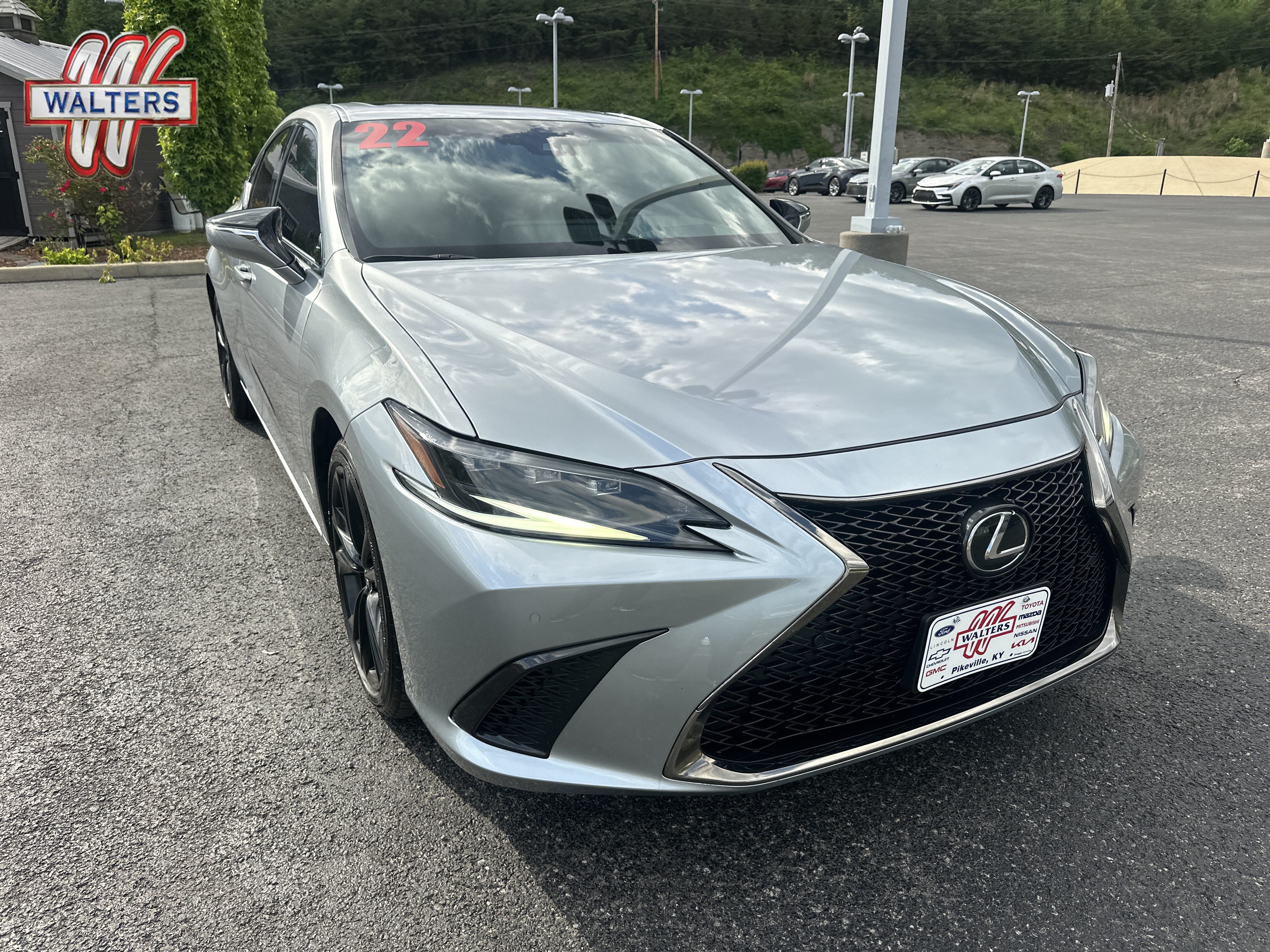 Used 2022 Lexus ES 350 F Sport FWD image 1