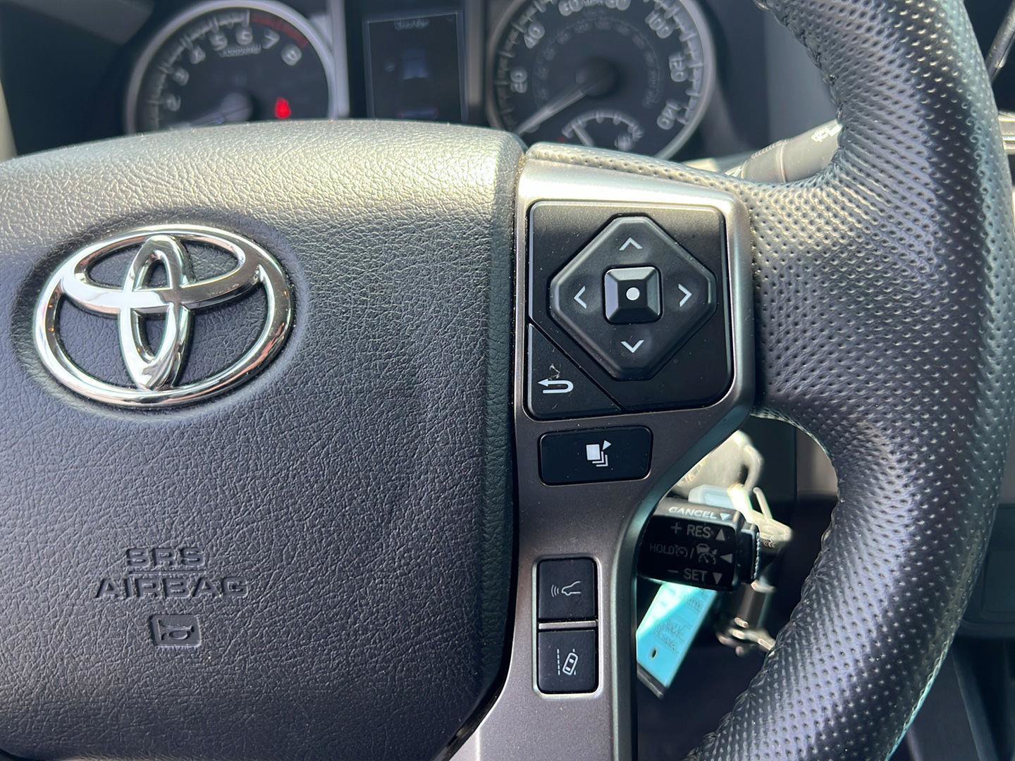 Used 2022 Toyota Tacoma SR5 RWD image 13