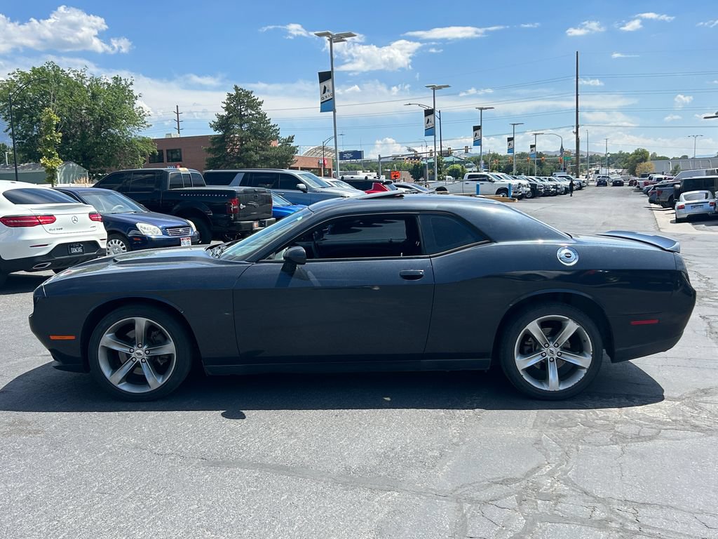 Used 2018 Dodge Challenger R/T RWD image 7