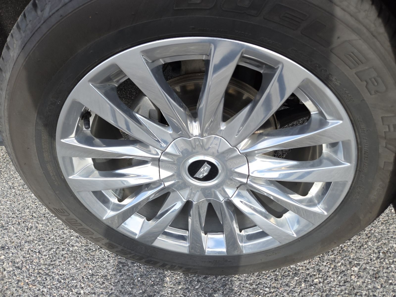 Used 2022 Cadillac Escalade Premium Luxury RWD image 12