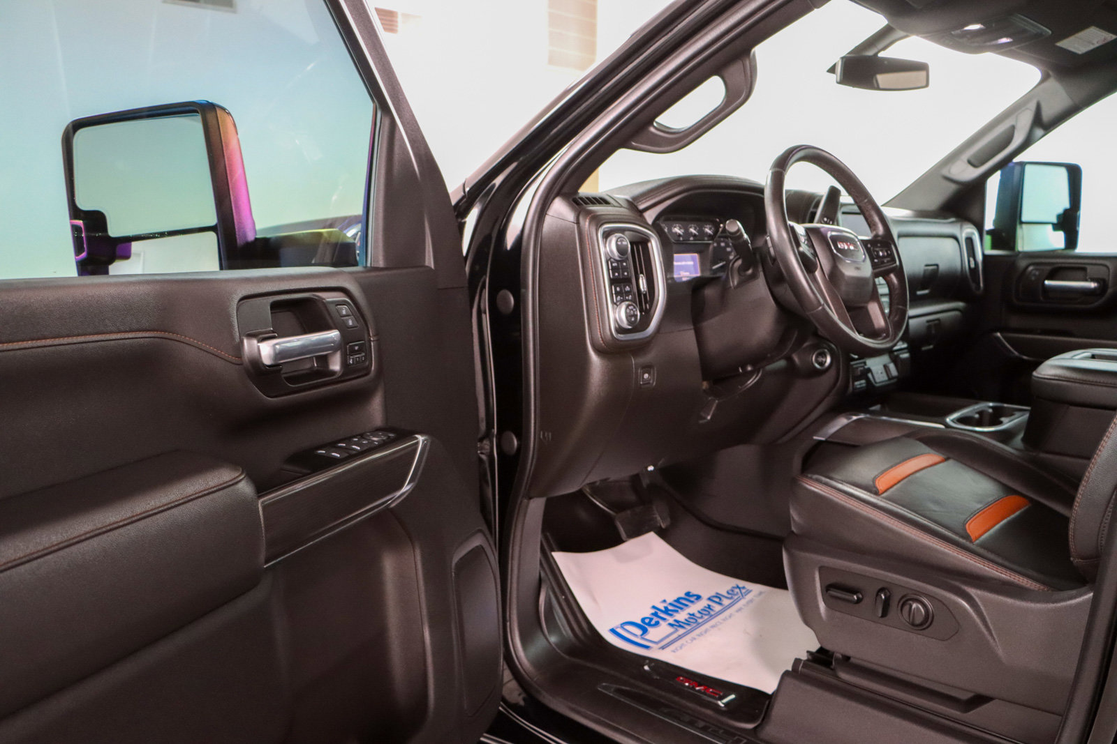 Used 2021 GMC Sierra 2500 AT4 image 3