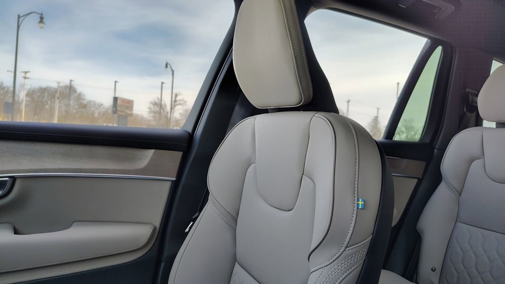 New 2026 Volvo XC90 B6 Plus w/ Protection Package Premier image 23