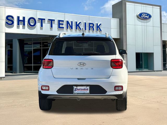 Used 2025 Hyundai Venue Limited FWD image 6